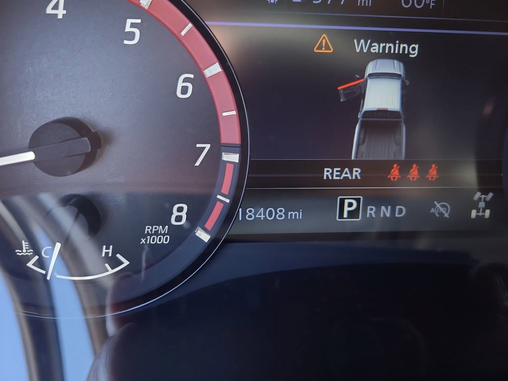 Used 2025 Nissan Frontier PRO-4X AWD/4WD image 29