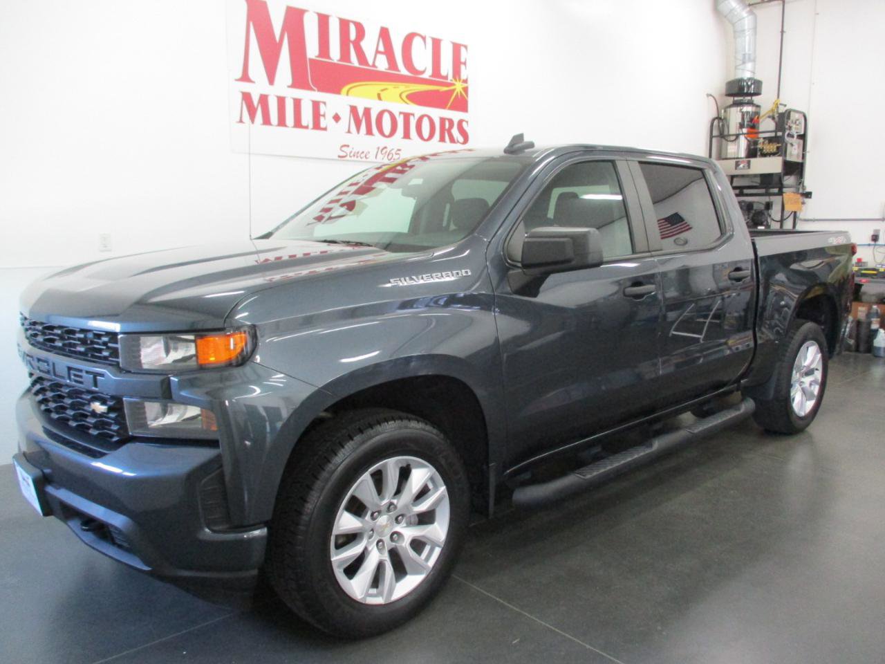 Used 2021 Chevrolet Silverado 1500 Custom w/ Safety Confidence Package AWD/4WD image 3