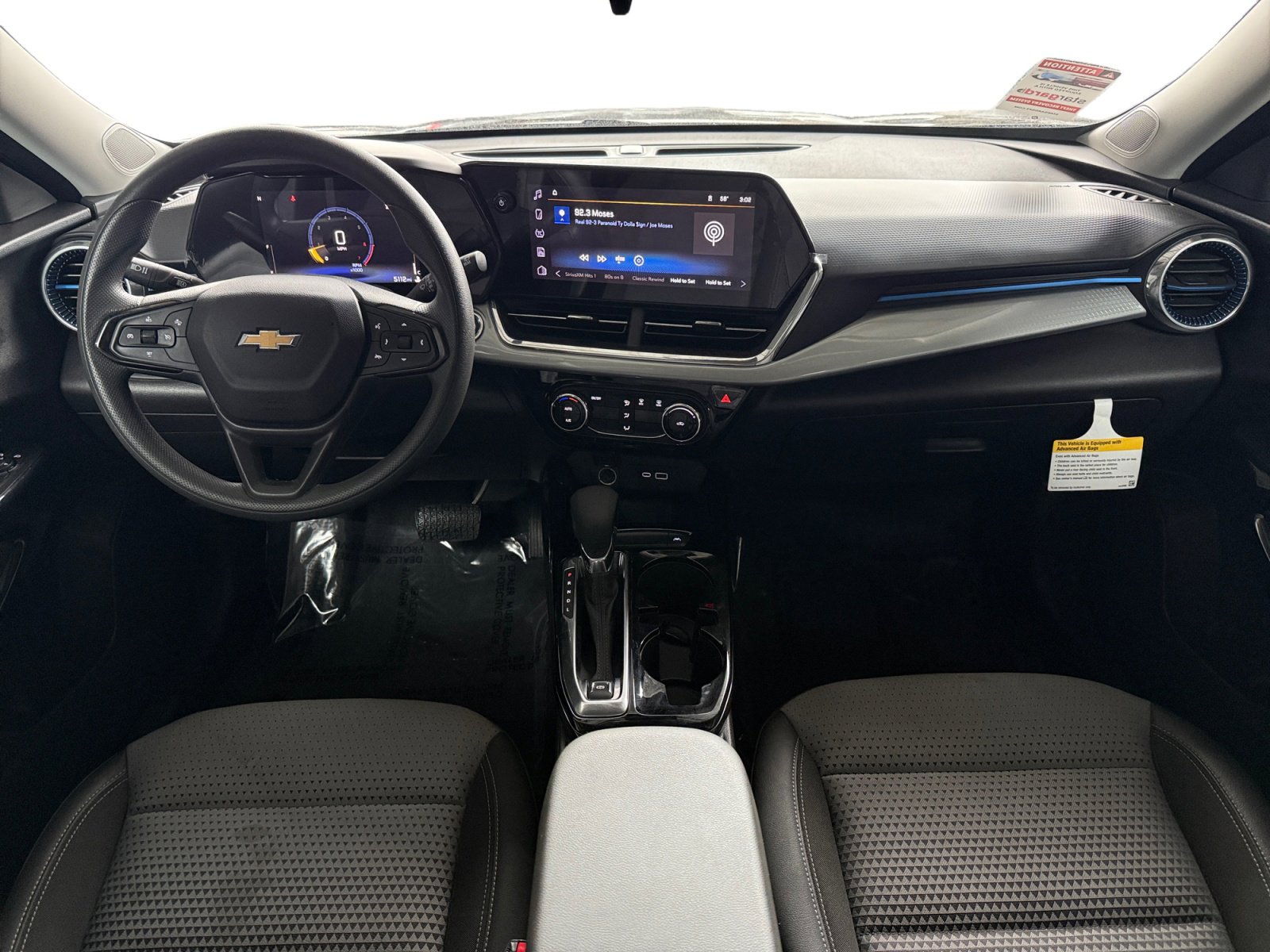 Used 2025 Chevrolet Trax LT image 8
