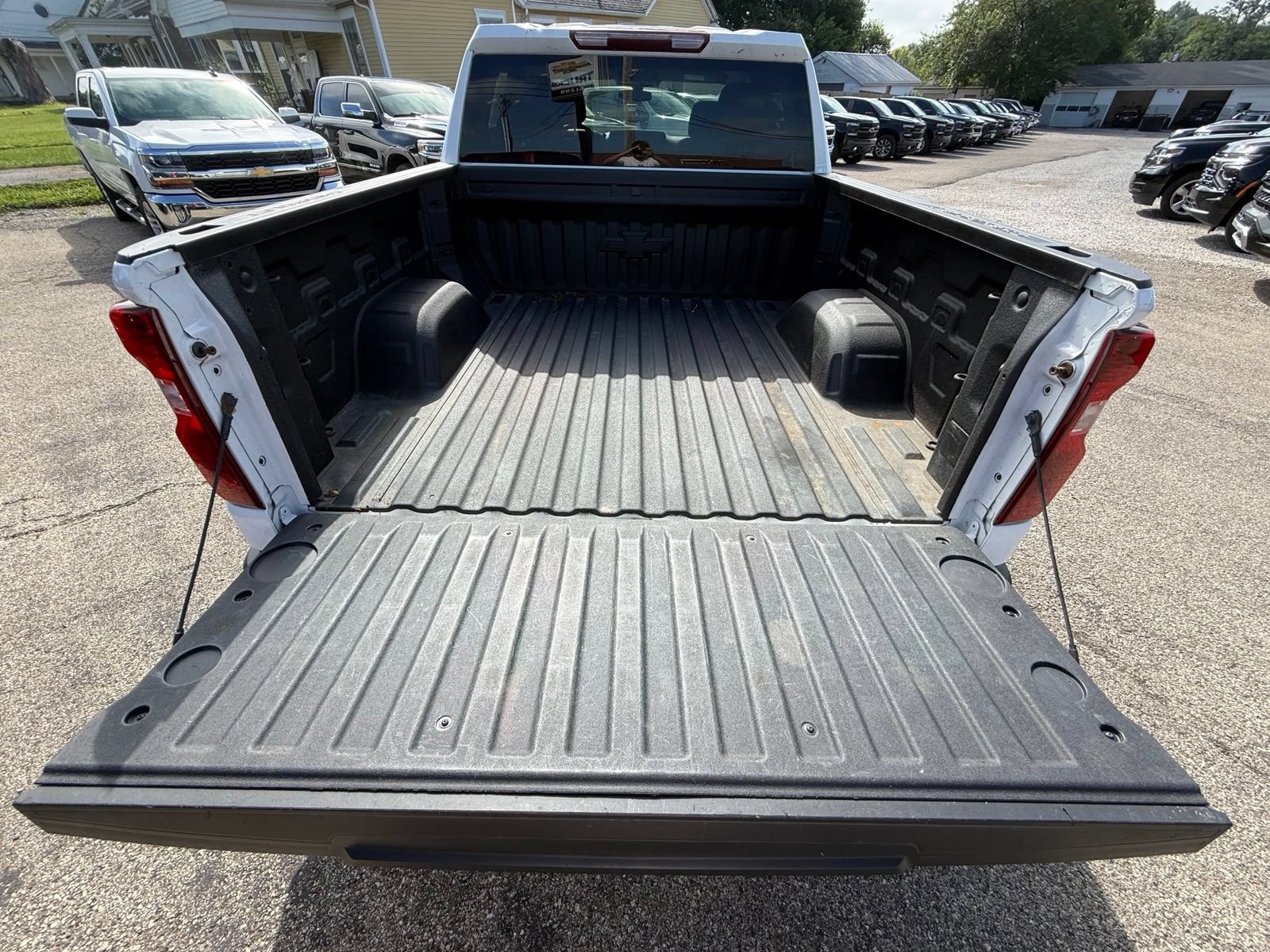 Used 2022 Chevrolet Silverado 1500 LT AWD/4WD image 20