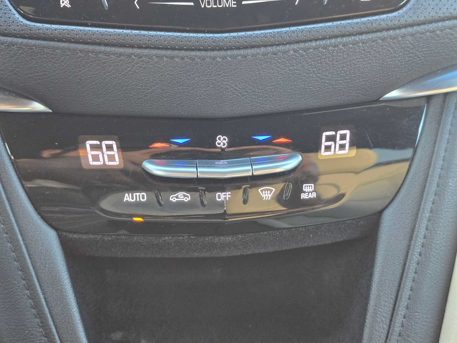 Used 2018 Cadillac XT5 FWD image 23