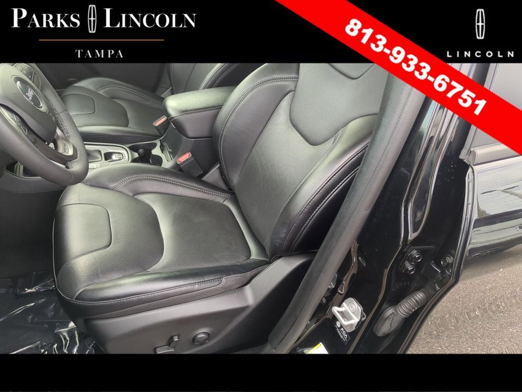 Used 2022 Jeep Cherokee Latitude Lux w/ Sun & Sound Group AWD/4WD image 19