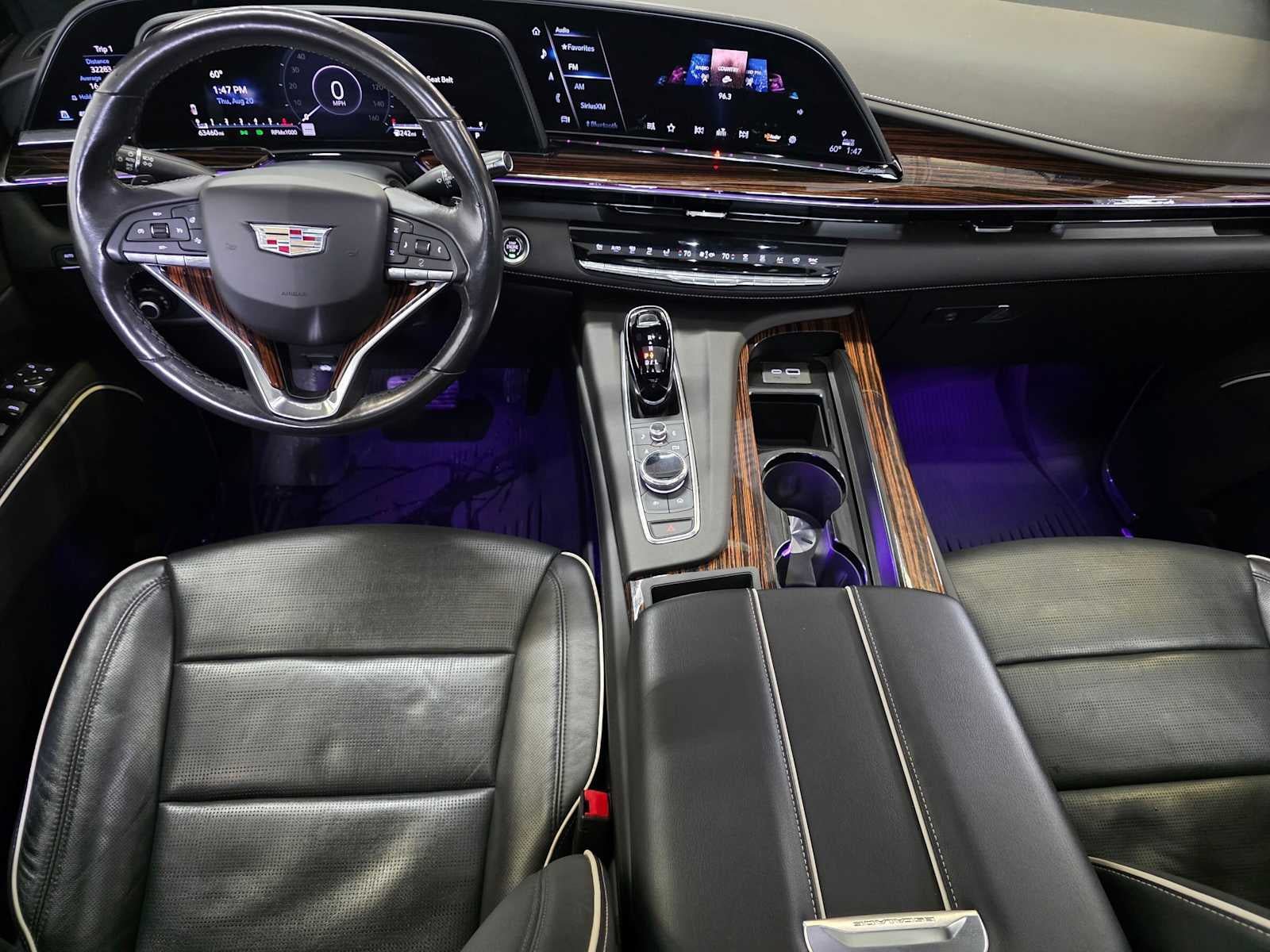 Certified 2021 Cadillac Escalade Premium Luxury w/ LPO, Illumination Package AWD/4WD image 18