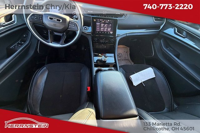 Used 2022 Jeep Grand Cherokee Altitude image 12