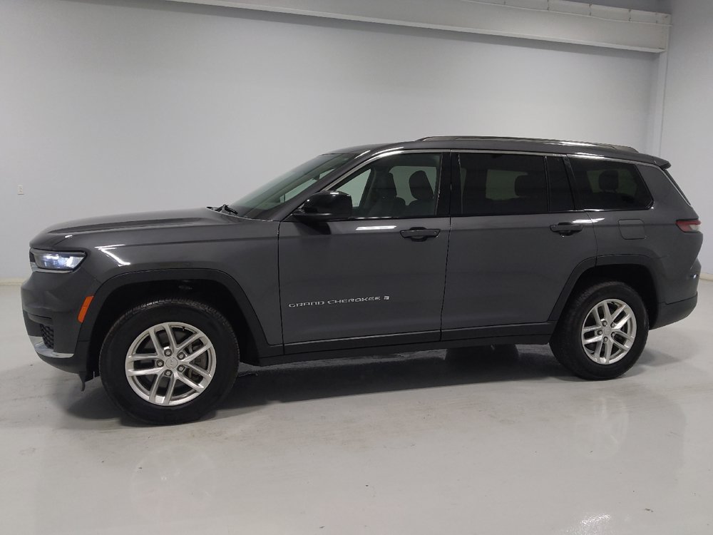 Used 2023 Jeep Grand Cherokee L Laredo w/ Luxury Tech Group I AWD/4WD image 2