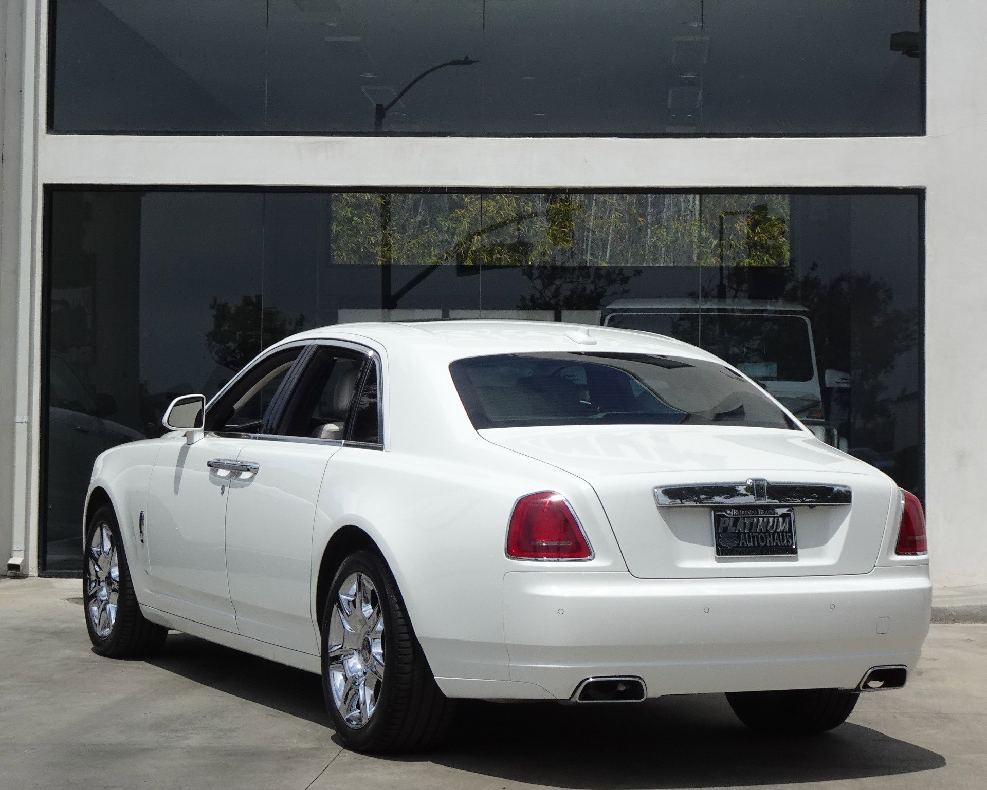 Used 2012 Rolls-Royce Ghost RWD image 4