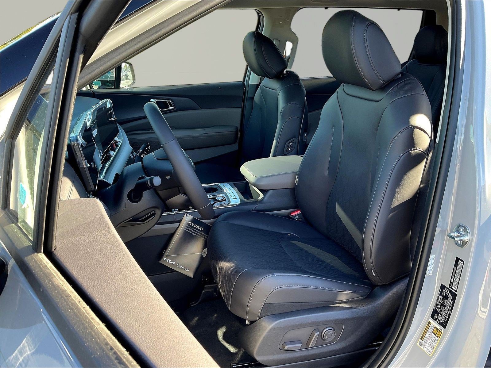 New 2027 Kia Carnival EX FWD image 17
