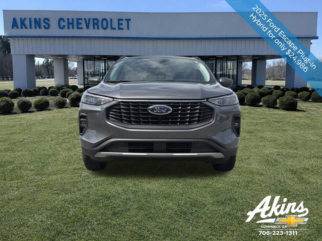 Used 2025 Ford Escape SE FWD image 2