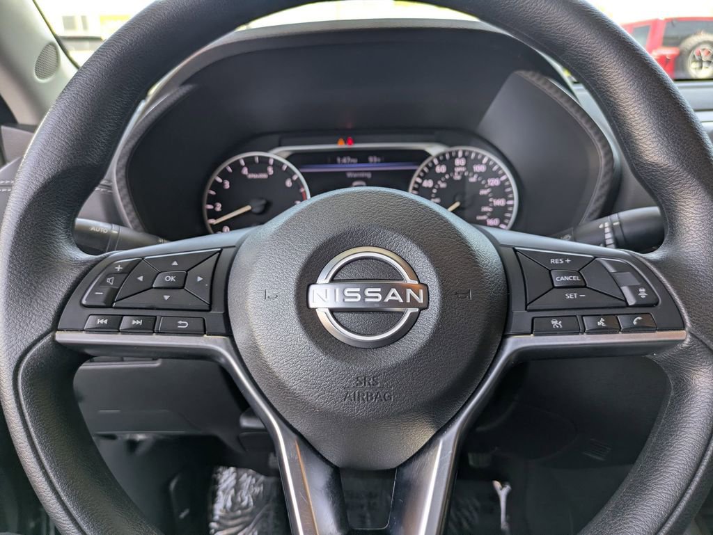 Used 2025 Nissan Sentra SV FWD image 21