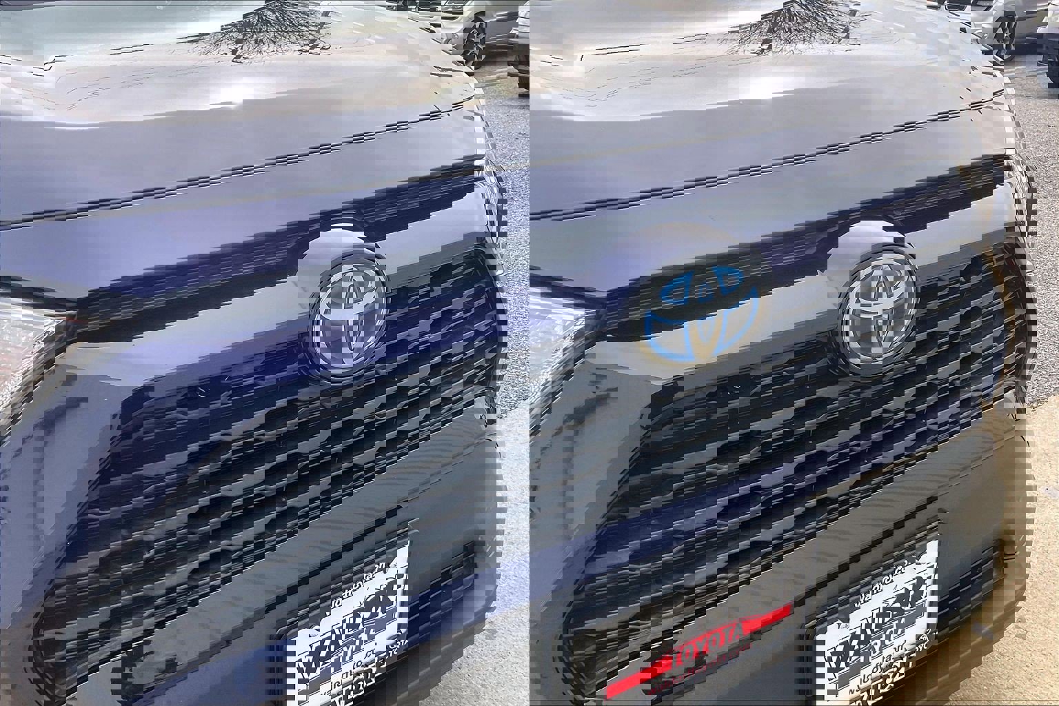 Used 2020 Toyota RAV4 XLE image 35