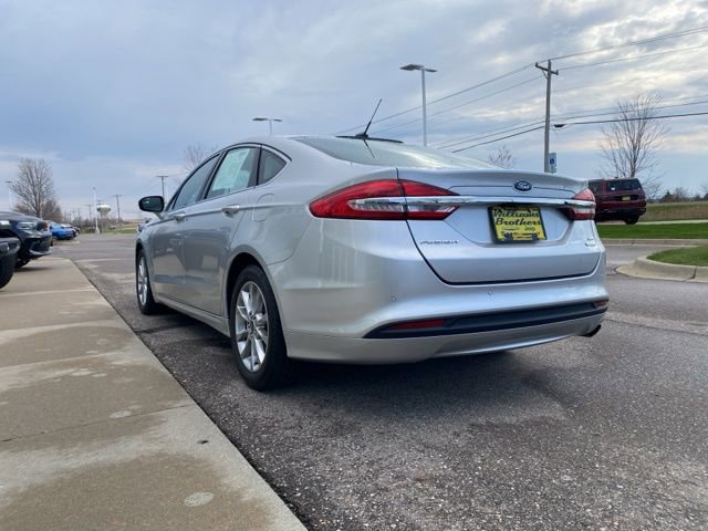 Used 2017 Ford Fusion SE w/ Fusion SE Technology Package image 7