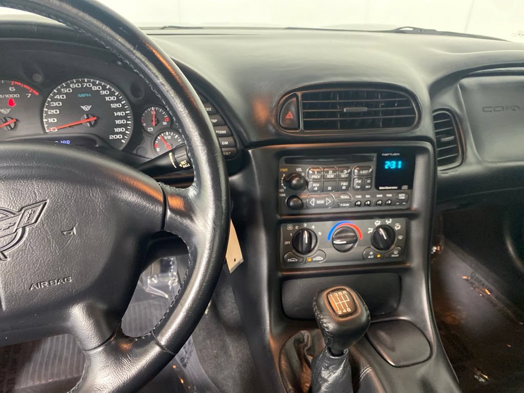 Used 2000 Chevrolet Corvette Coupe w/ Lighting Pkg RWD image 16