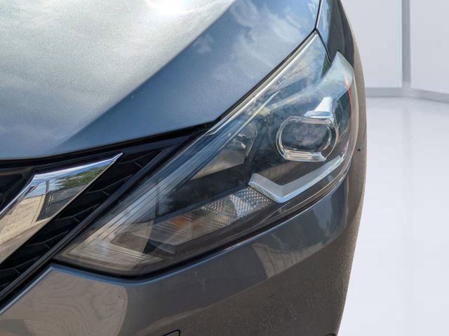 Used 2017 Nissan Sentra SR w/ SR Midnight Edition FWD image 9