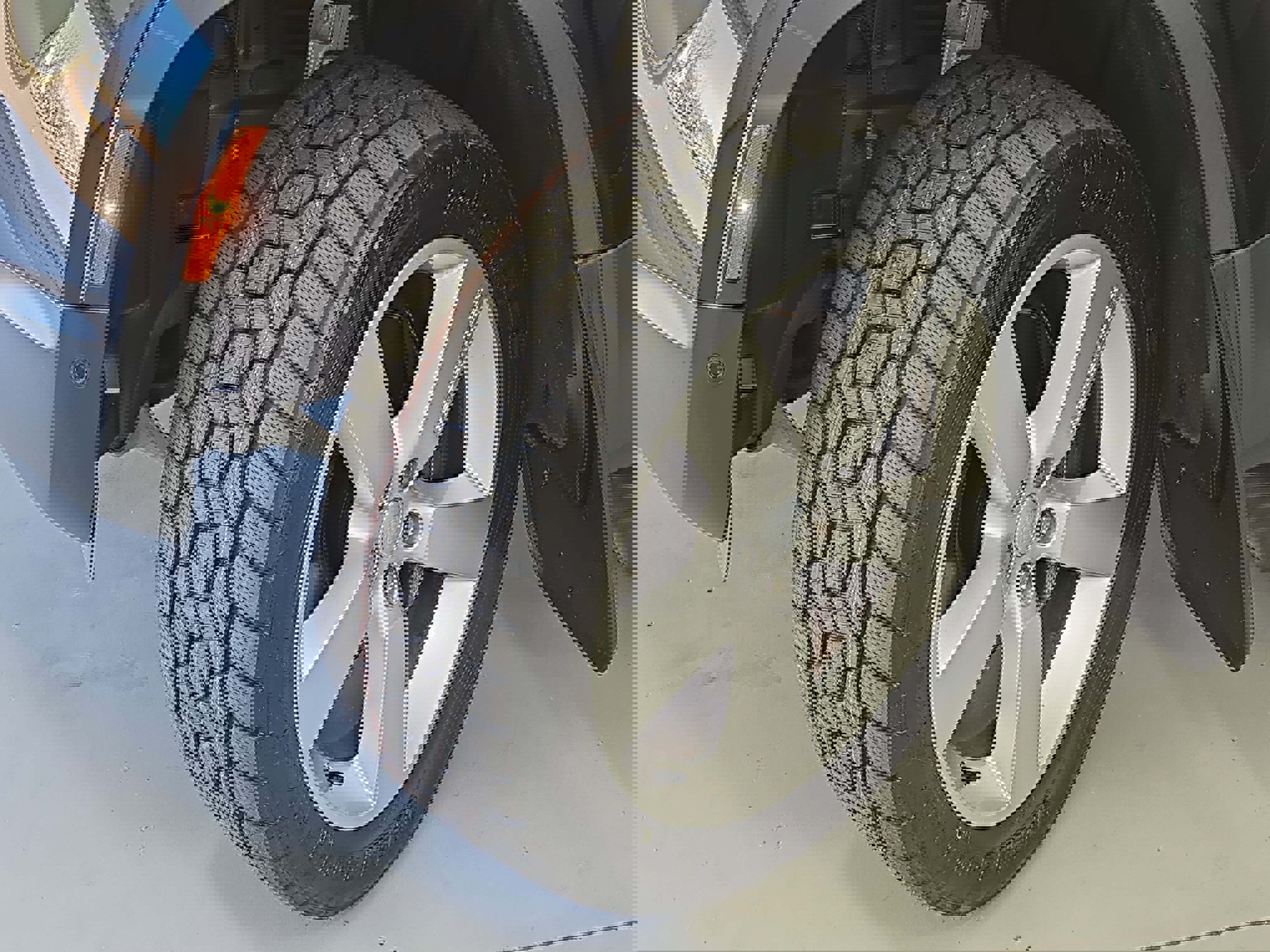 Certified 2024 Land Rover Defender 110 SE image 32