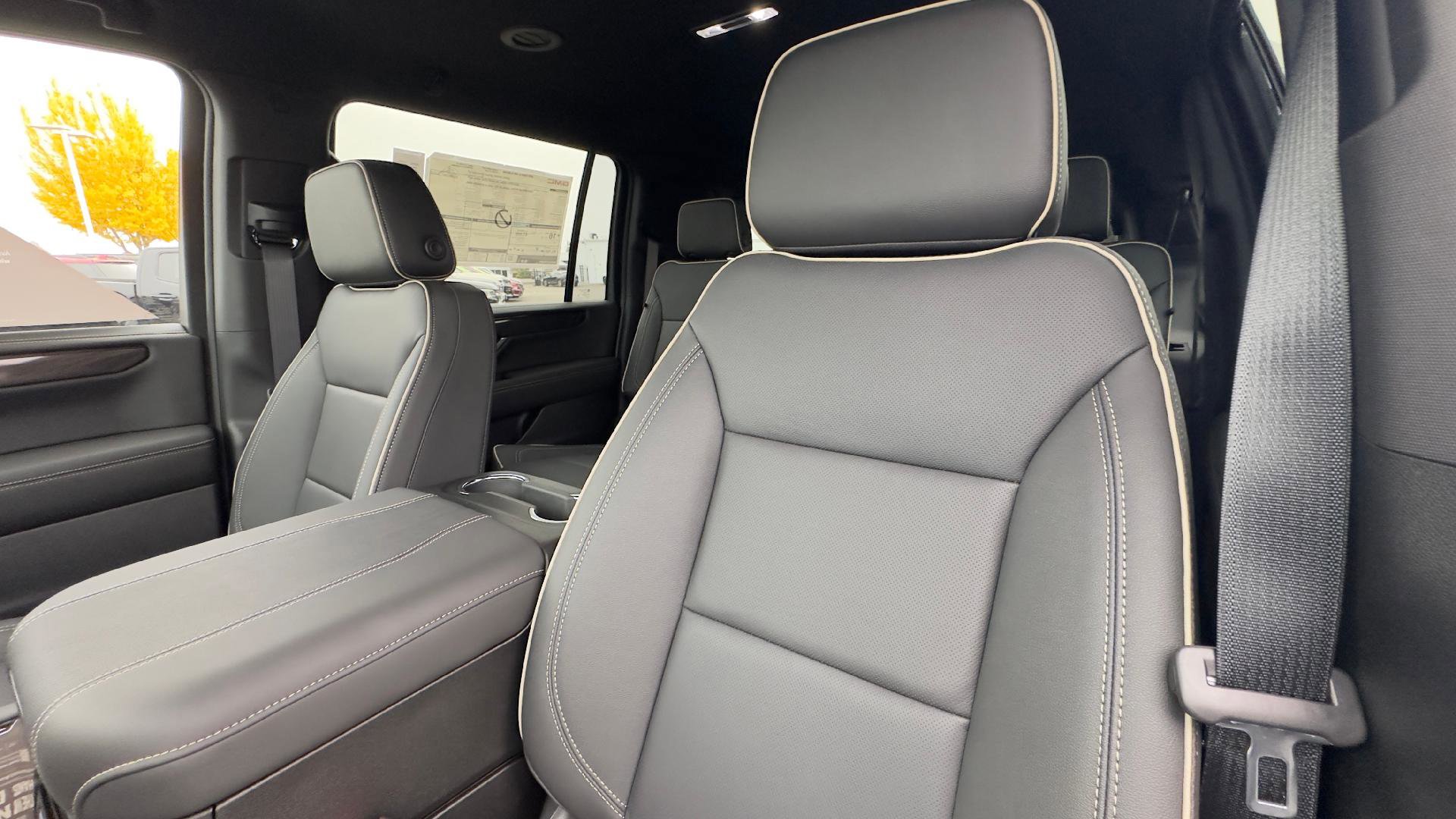 New 2026 GMC Yukon XL Elevation image 16