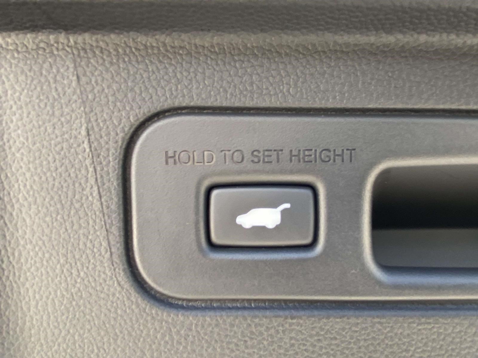 Used 2025 Honda Pilot TrailSport image 10