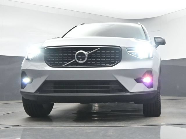 Used 2025 Volvo XC40 B5 Plus AWD/4WD image 38