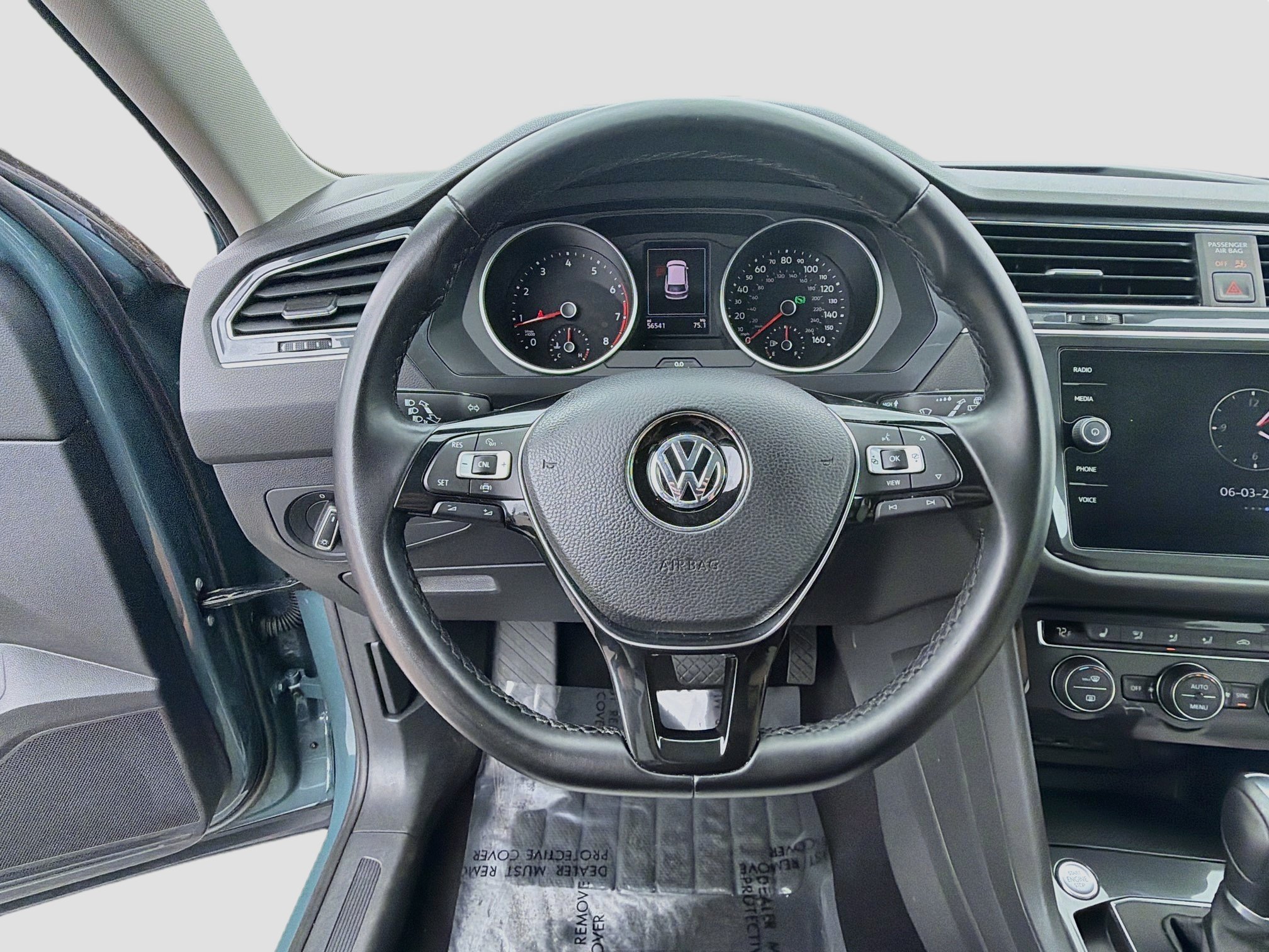Used 2019 Volkswagen Tiguan SE w/ Panoramic Sunroof Package AWD/4WD image 37