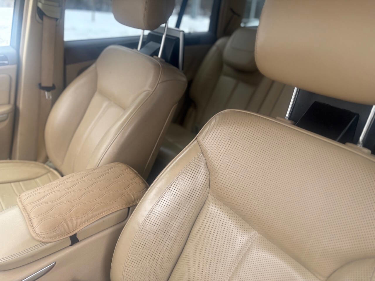 Used 2011 Mercedes-Benz GL 550 4MATIC image 19