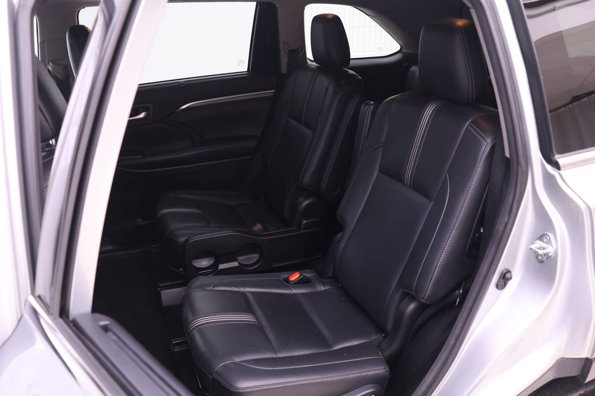 Used 2018 Toyota Highlander SE AWD/4WD image 13