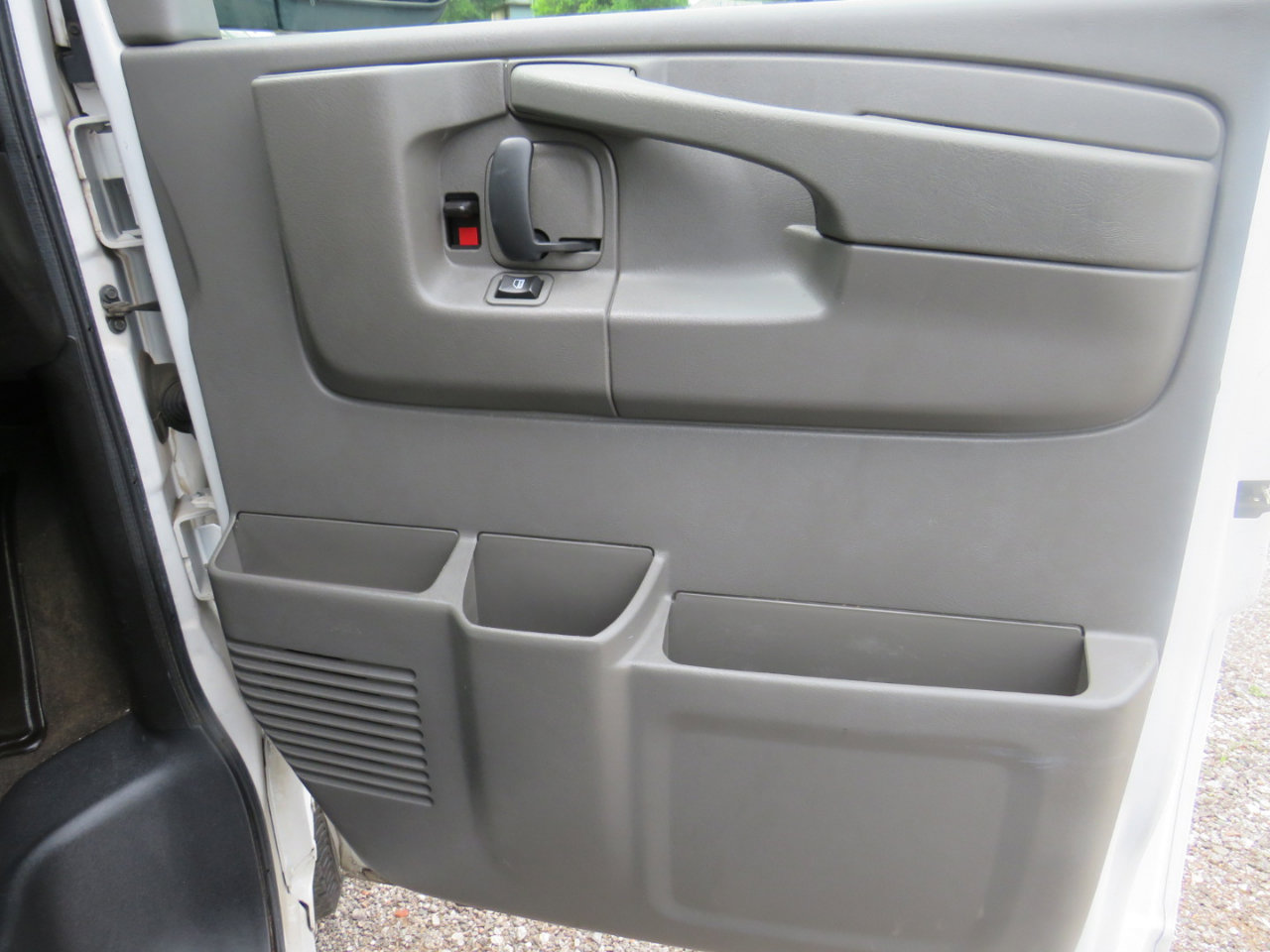 Used 2014 Chevrolet Express 2500 LT w/ LT Preferred Equipment Group RWD image 16