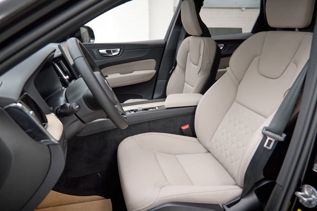 New 2026 Volvo XC60 T8 Plus w/ Protection Package Premier image 18