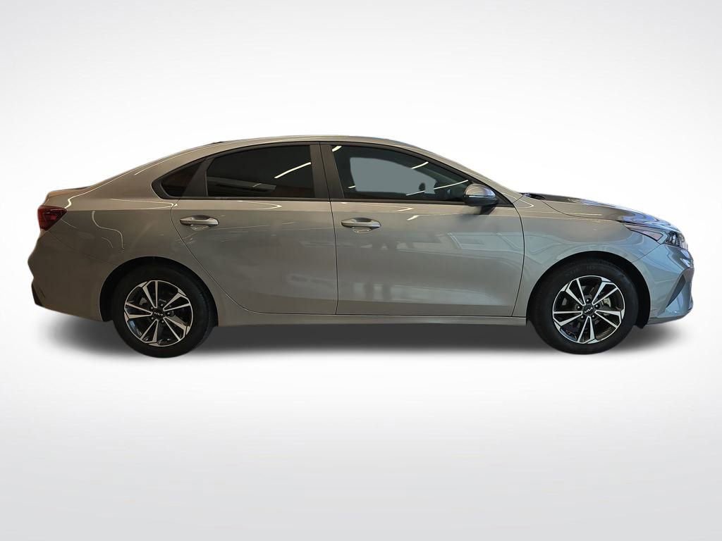 Used 2024 Kia Forte LXS w/ LXS Technology Package image 6