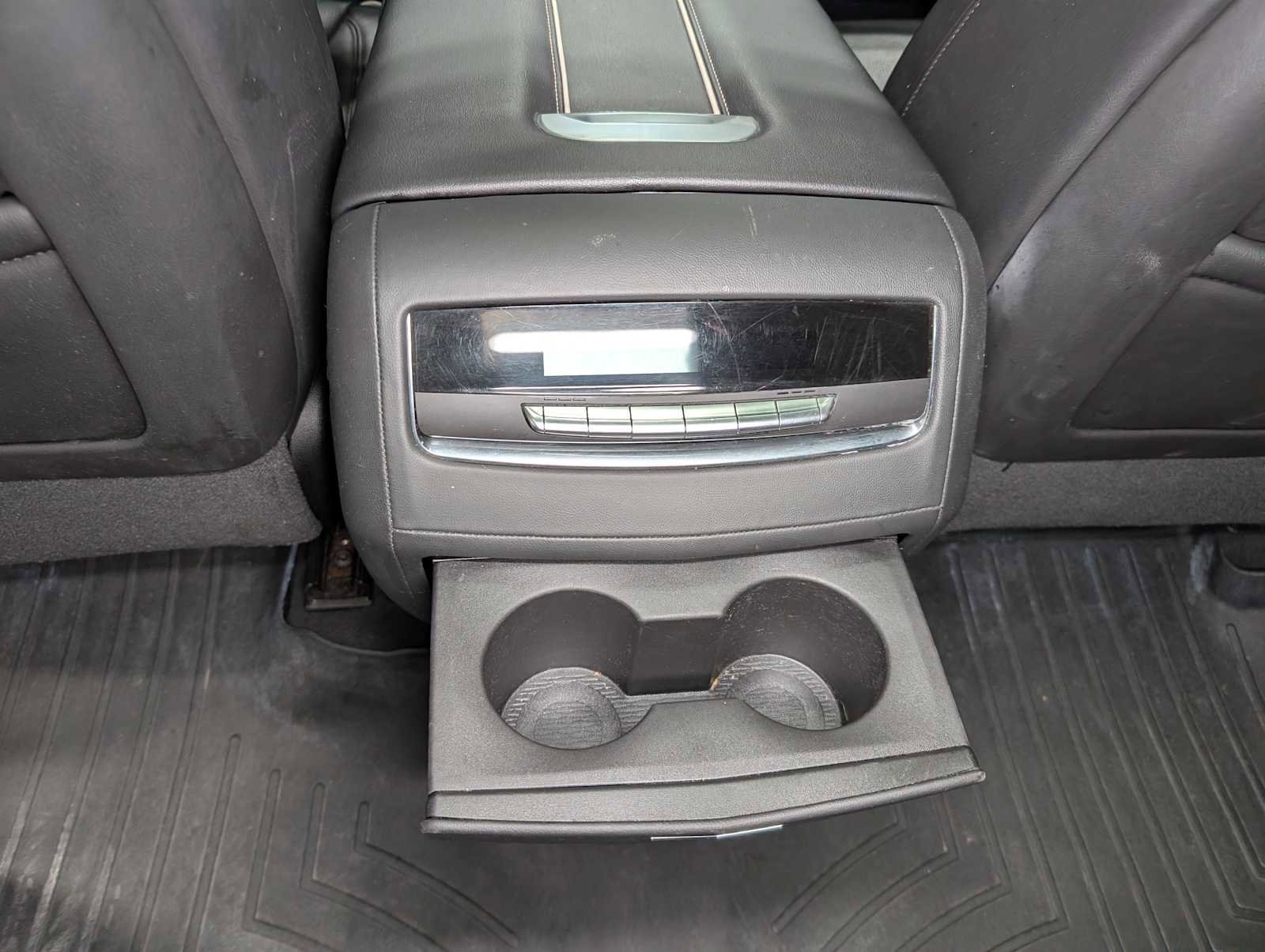 Used 2021 Cadillac Escalade Premium Luxury image 25