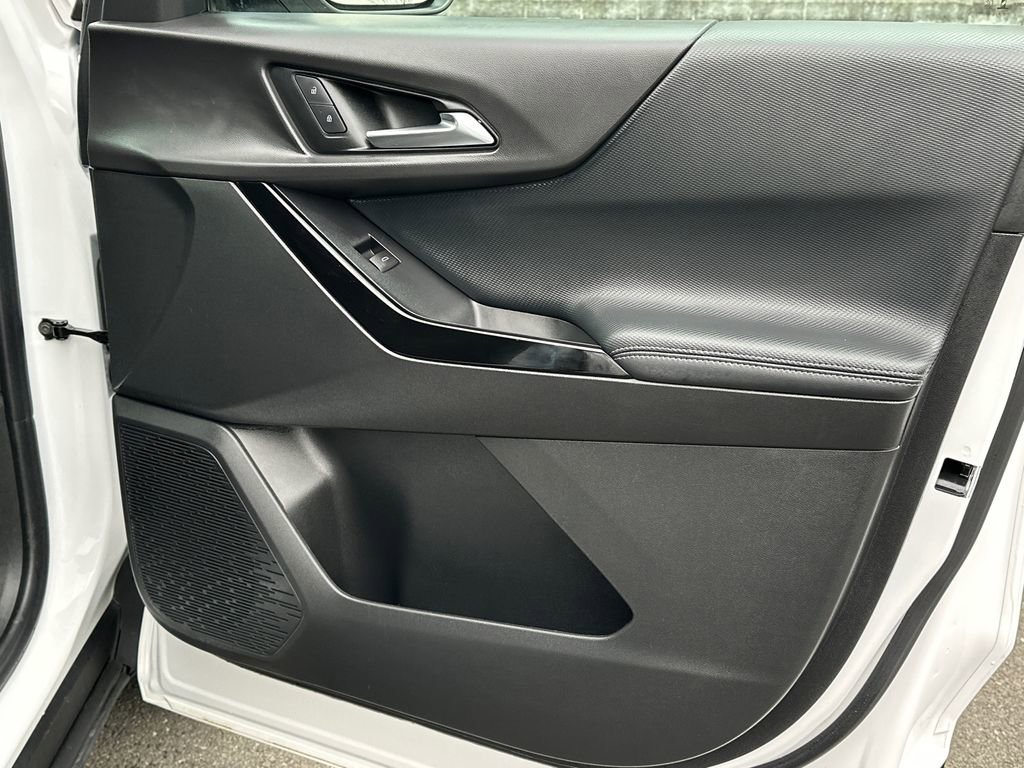 Used 2026 Chevrolet Equinox LT image 13