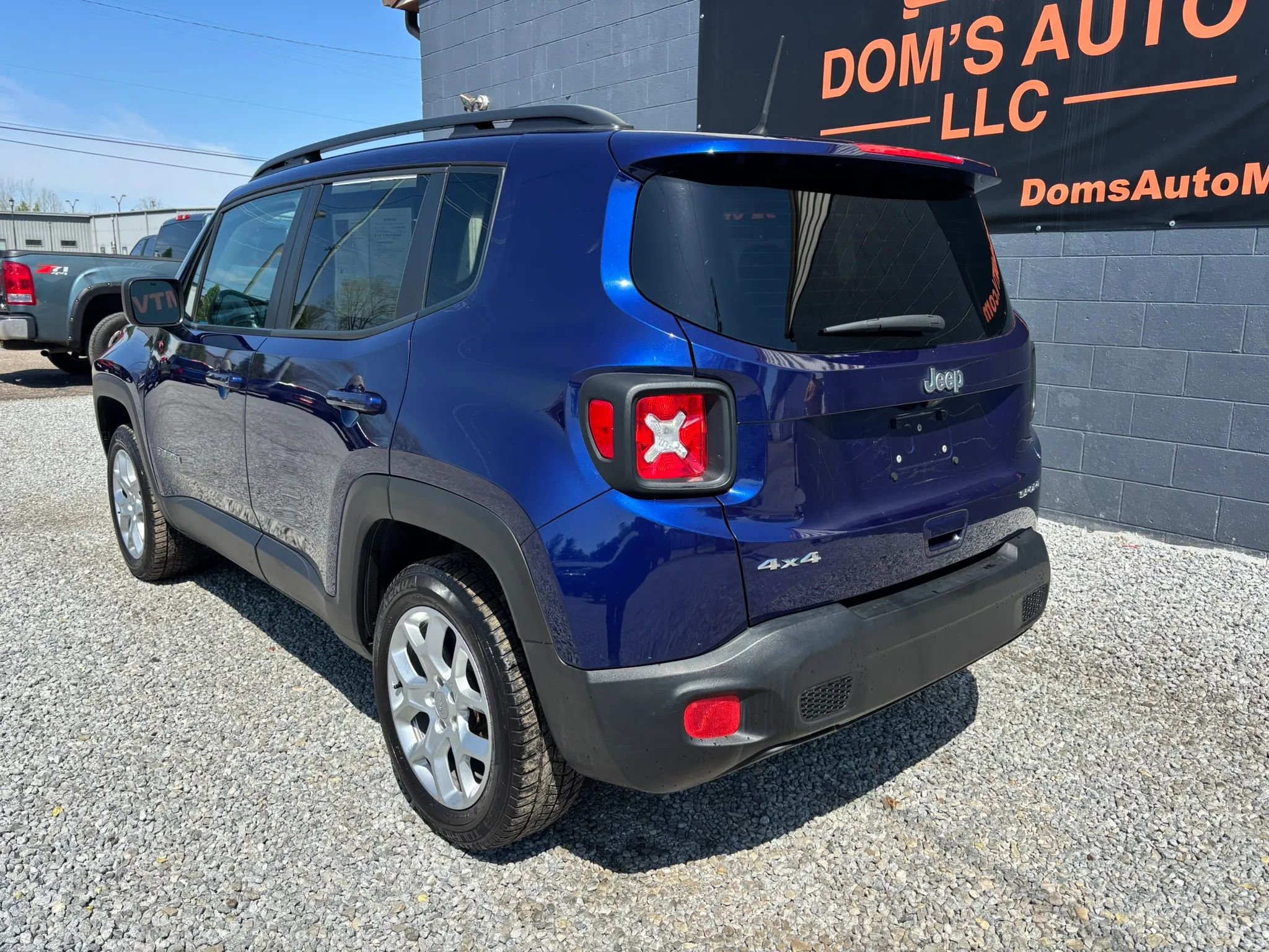 Used 2018 Jeep Renegade Sport w/ Power & Air Group AWD/4WD image 3