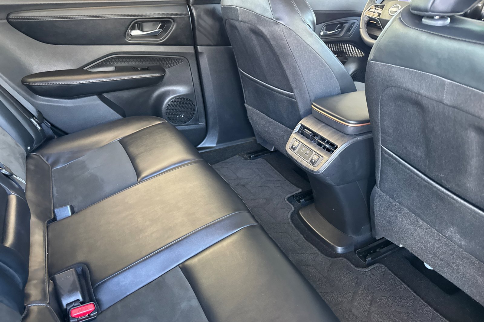 Certified 2024 Nissan Ariya AWD image 19