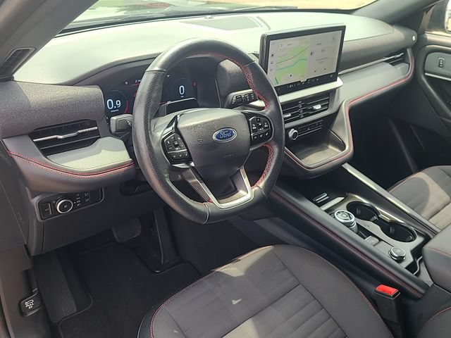 Used 2025 Ford Explorer ST-Line w/ ST-Line Street Pack AWD/4WD image 13