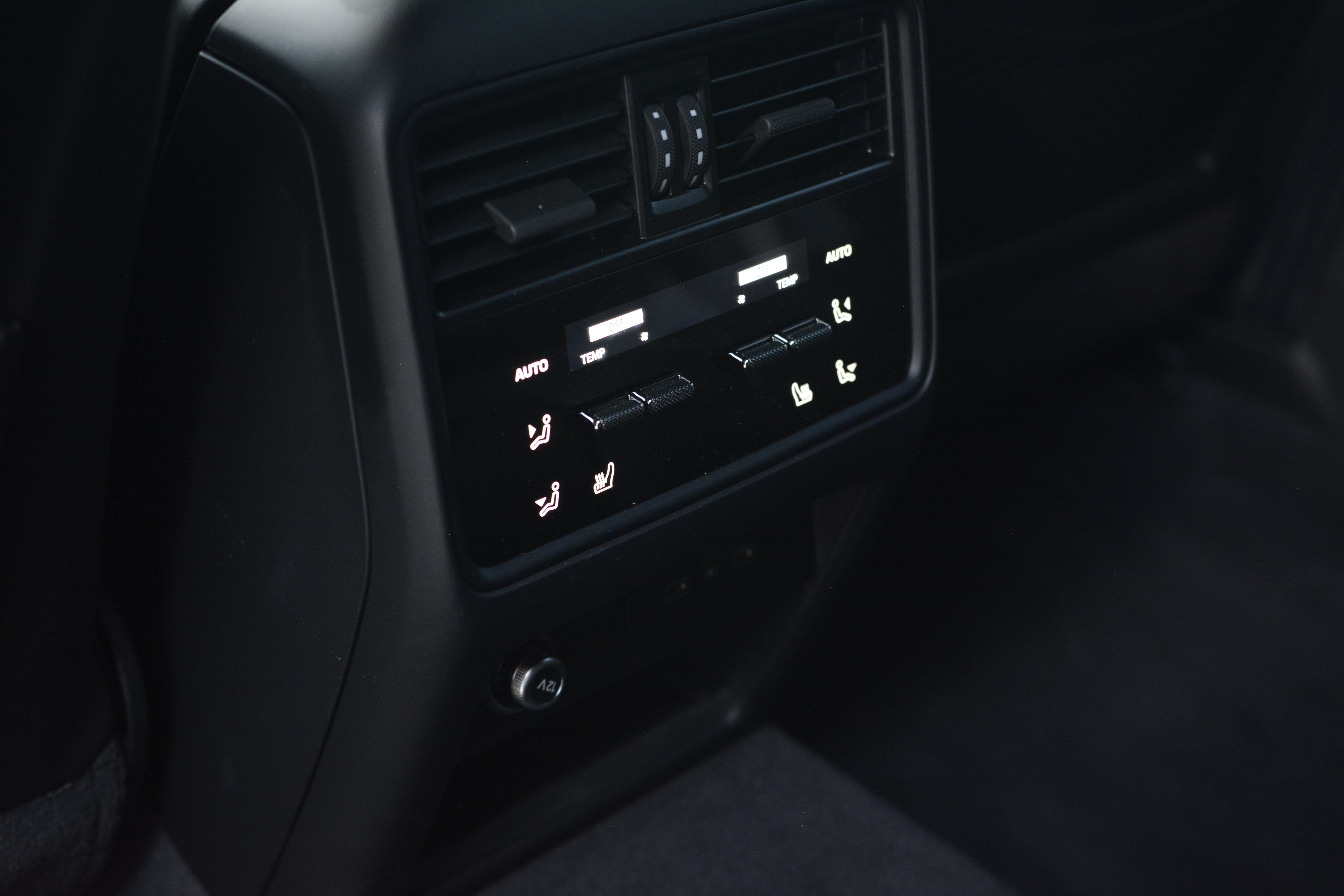 Certified 2026 Porsche Cayenne GTS AWD/4WD image 30
