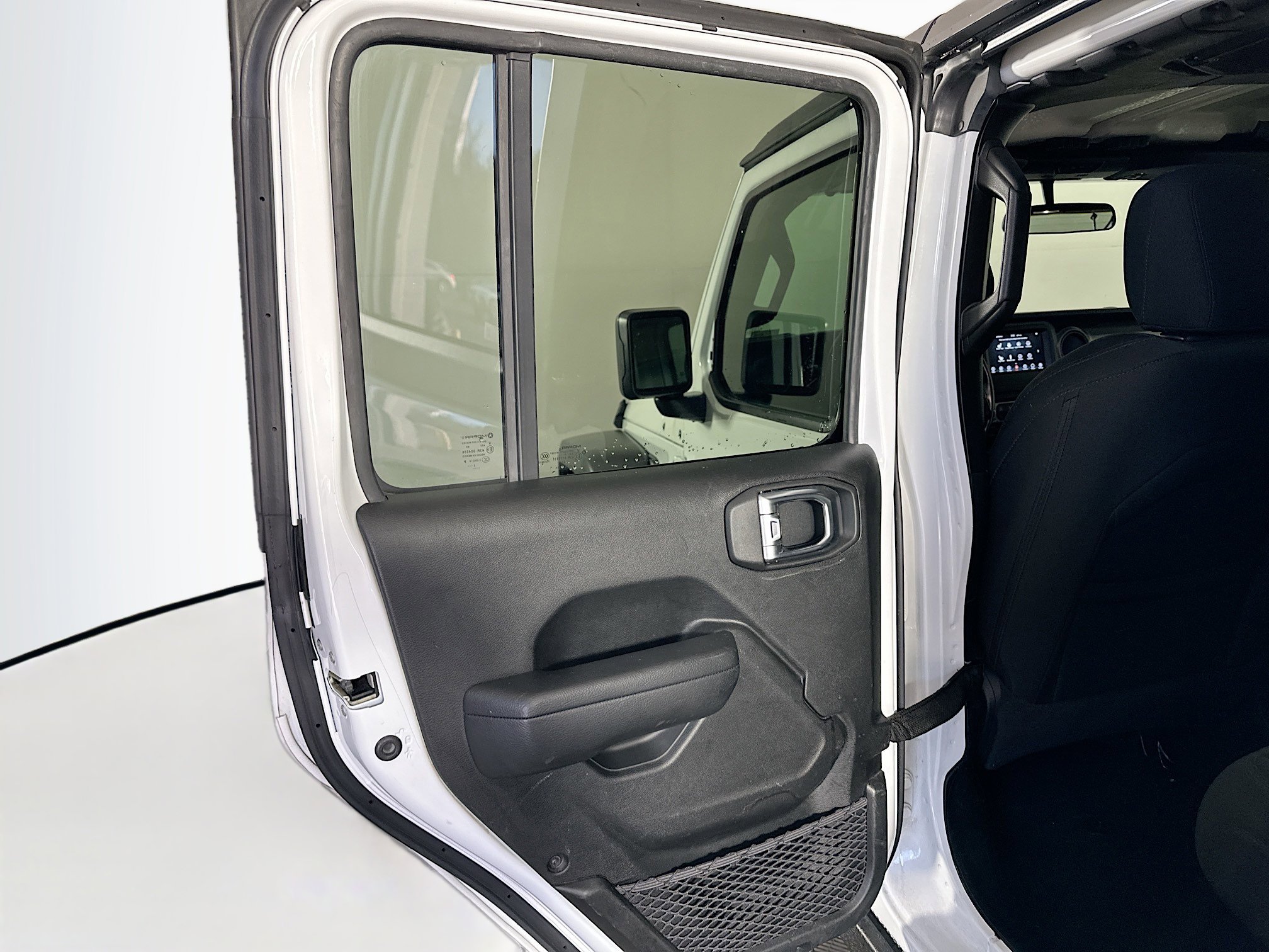 Used 2022 Jeep Wrangler Sport S image 25