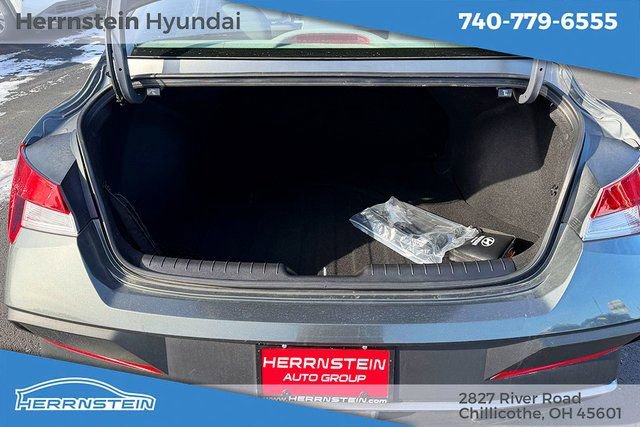 Used 2024 Hyundai Elantra SEL image 25