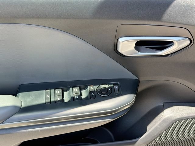 Used 2025 Kia K4 FWD image 17