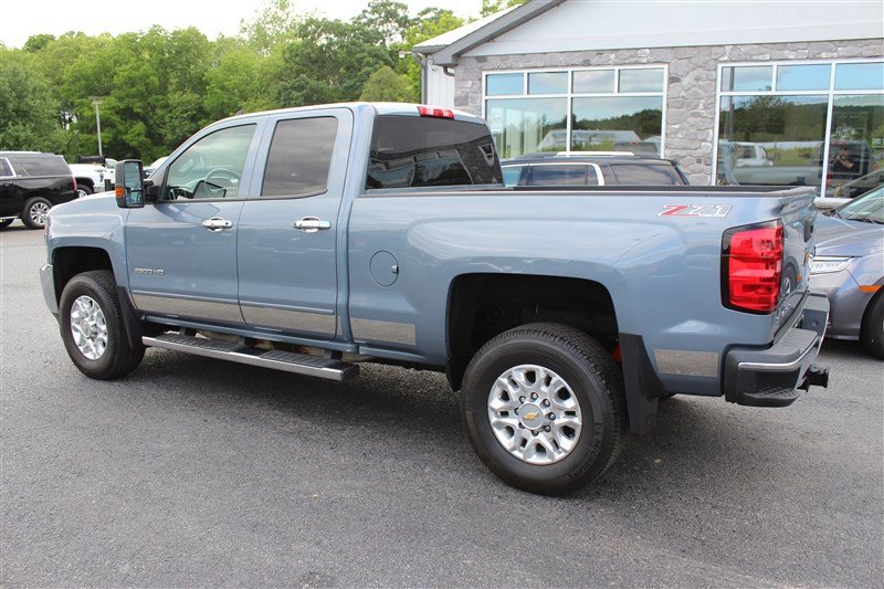 Used 2015 Chevrolet Silverado 2500 LT w/ LT Convenience Package AWD/4WD image 4