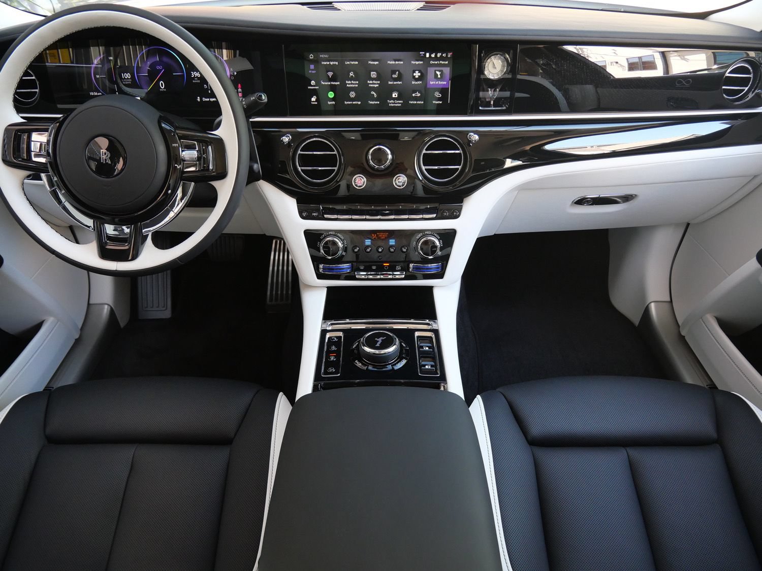 New 2027 Rolls-Royce Ghost Black Badge AWD/4WD image 4
