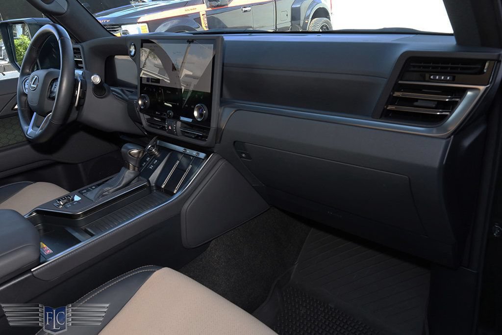 Used 2024 Lexus GX 550 AWD/4WD image 26