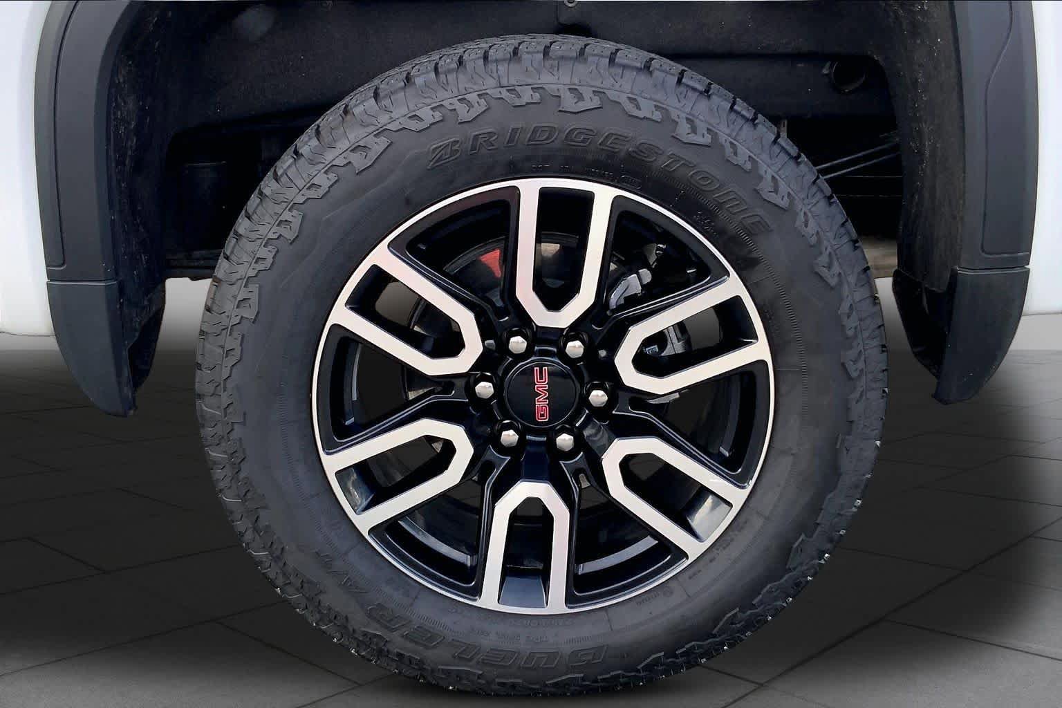 Used 2026 GMC Sierra 1500 AT4 w/ AT4 Premium Package AWD/4WD image 11
