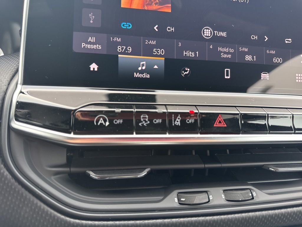 New 2026 Jeep Compass Latitude image 6