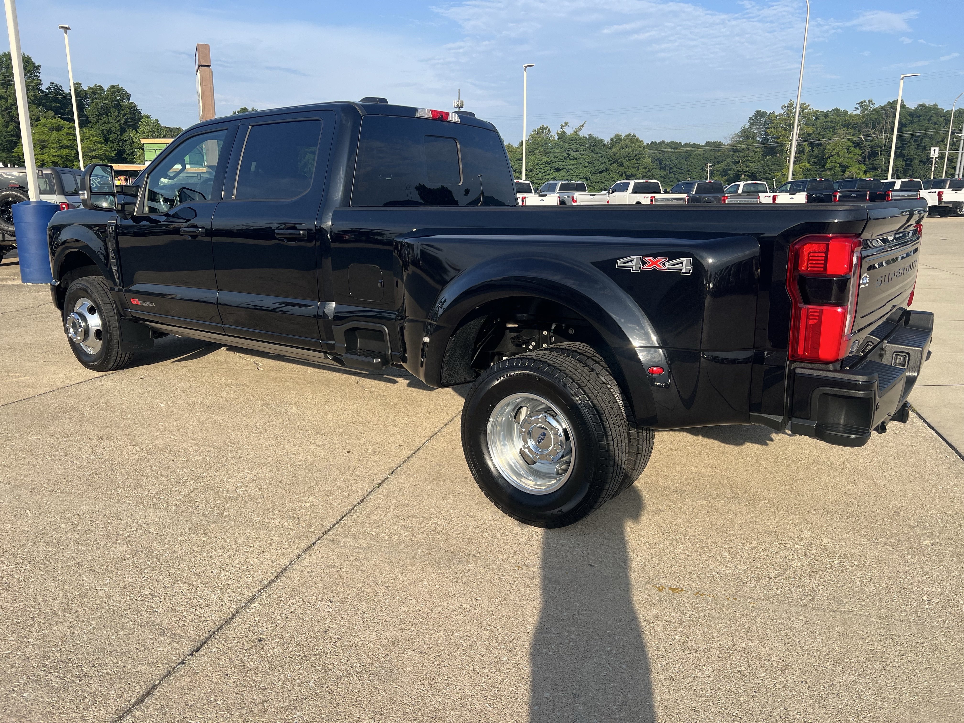 Used 2025 Ford F350 Platinum AWD/4WD image 14