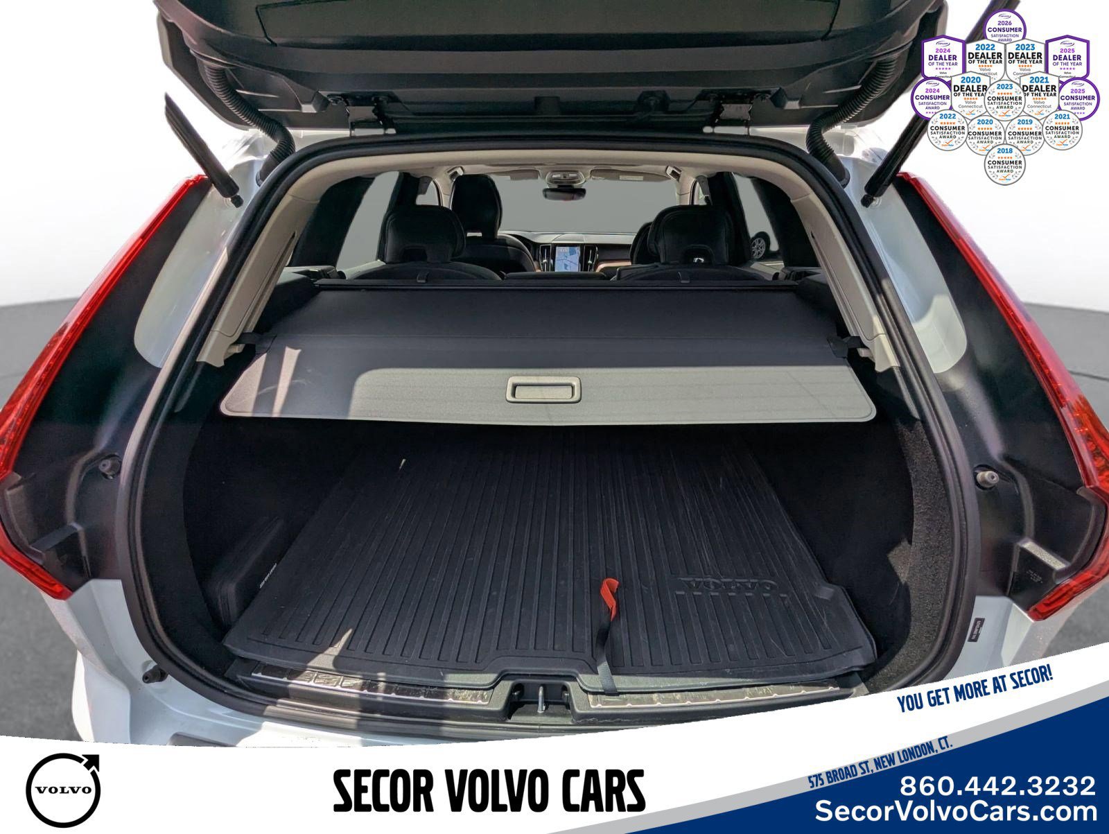 Certified 2023 Volvo XC60 B5 Plus w/ Climate Package AWD/4WD image 24