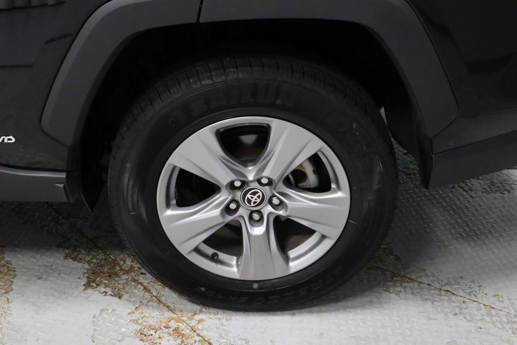 Used 2024 Toyota RAV4 XLE AWD/4WD image 19