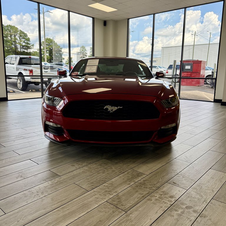 Used 2017 Ford Mustang Coupe RWD image 2