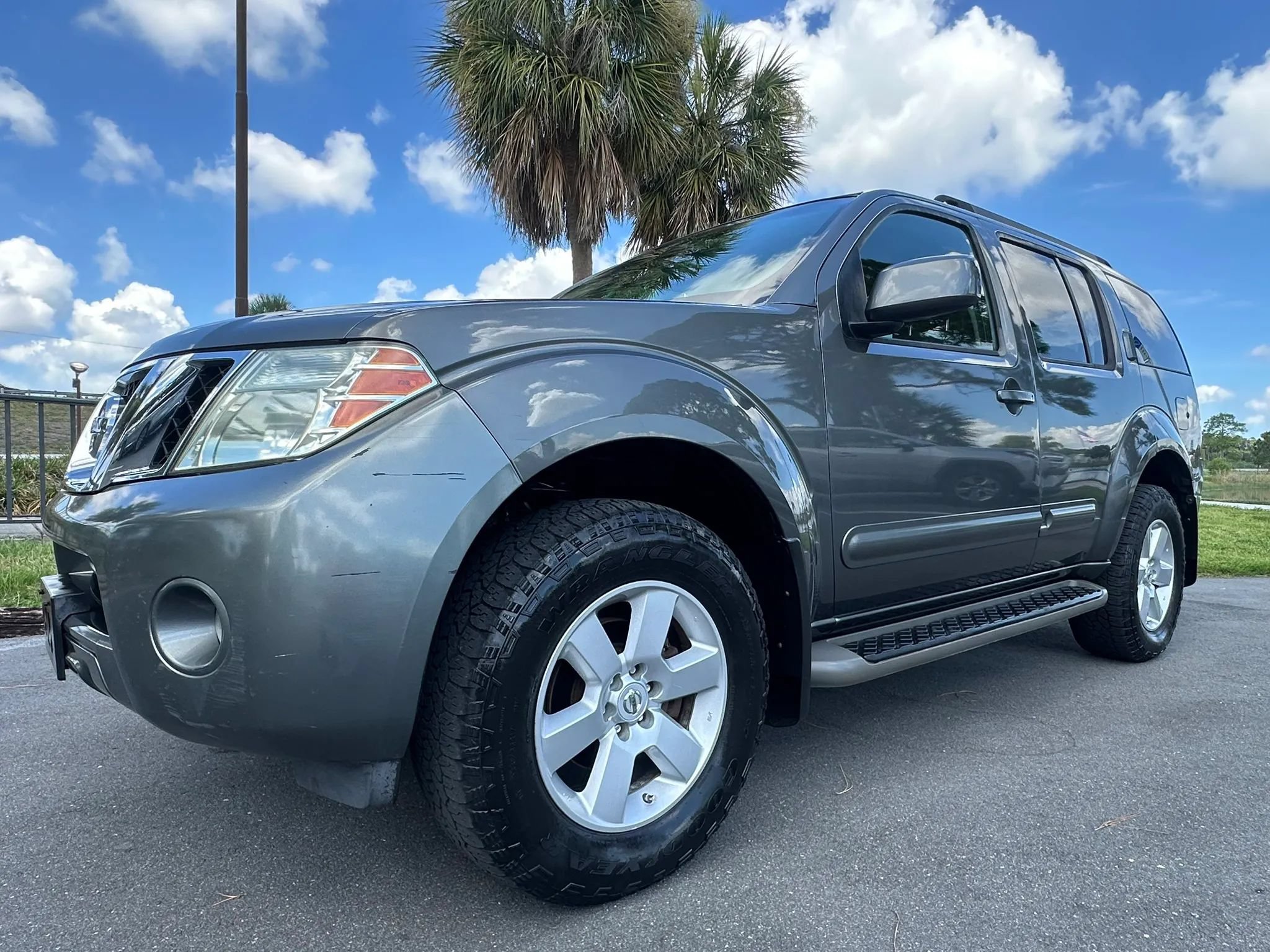 Used 2008 Nissan Pathfinder SE AWD/4WD image 5