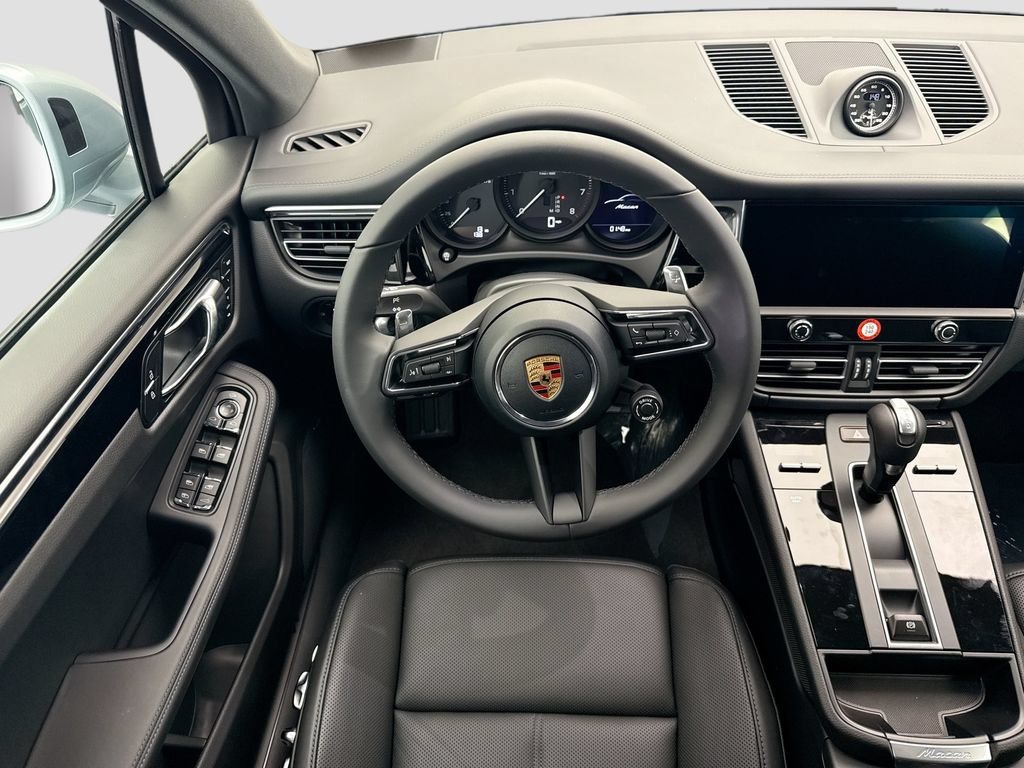 Used 2026 Porsche Macan AWD/4WD image 13