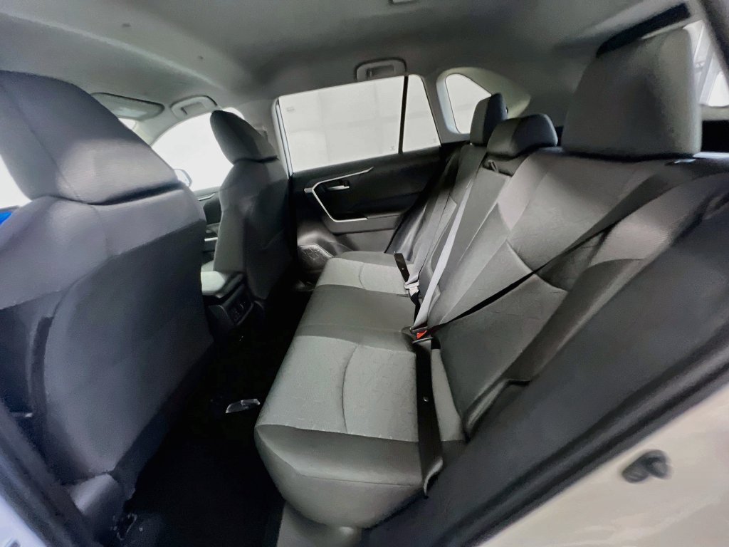Used 2025 Toyota RAV4 XLE FWD image 25
