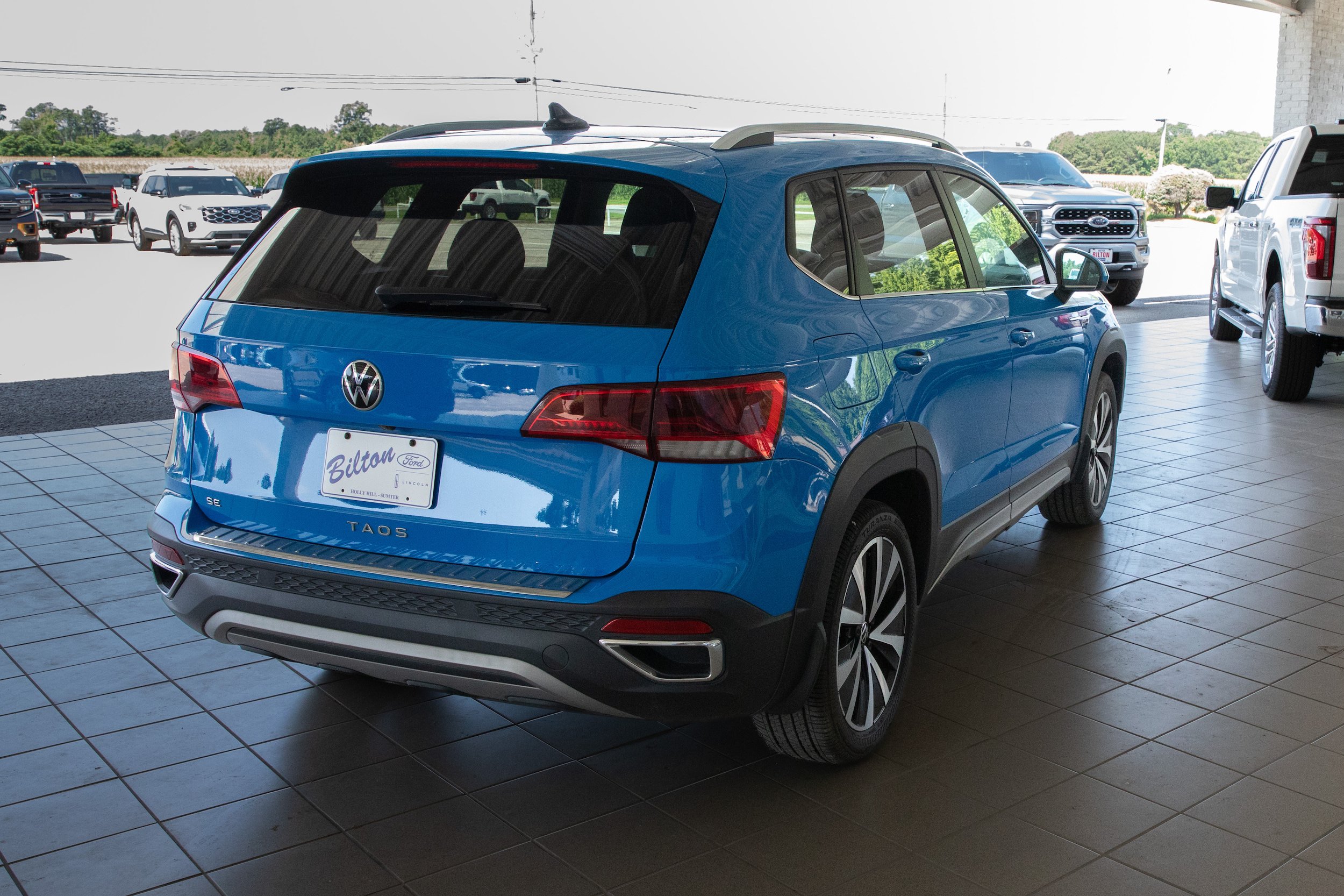 Used 2022 Volkswagen Taos SE FWD image 6