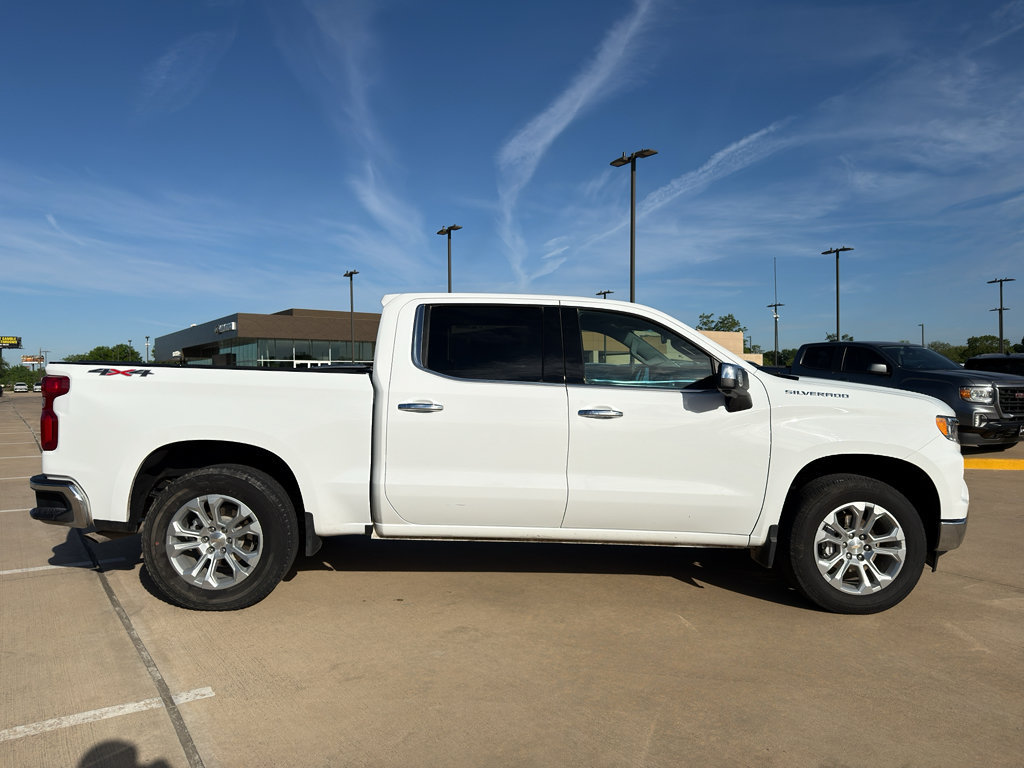 Used 2025 Chevrolet Silverado 1500 LTZ AWD/4WD image 6